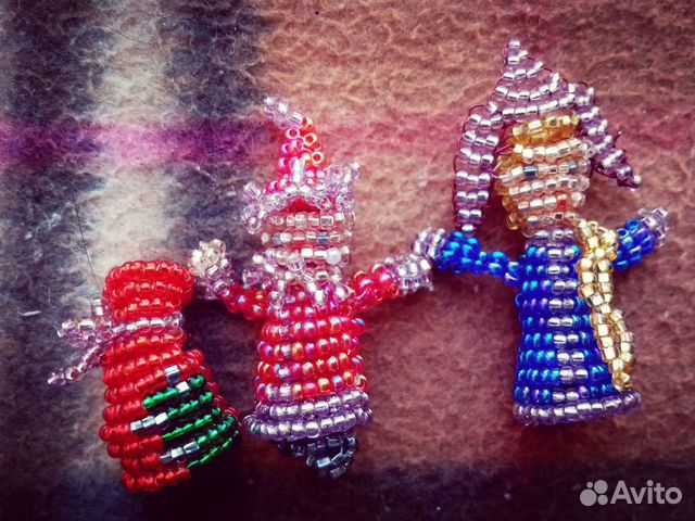 Новогодние поделки из бисера