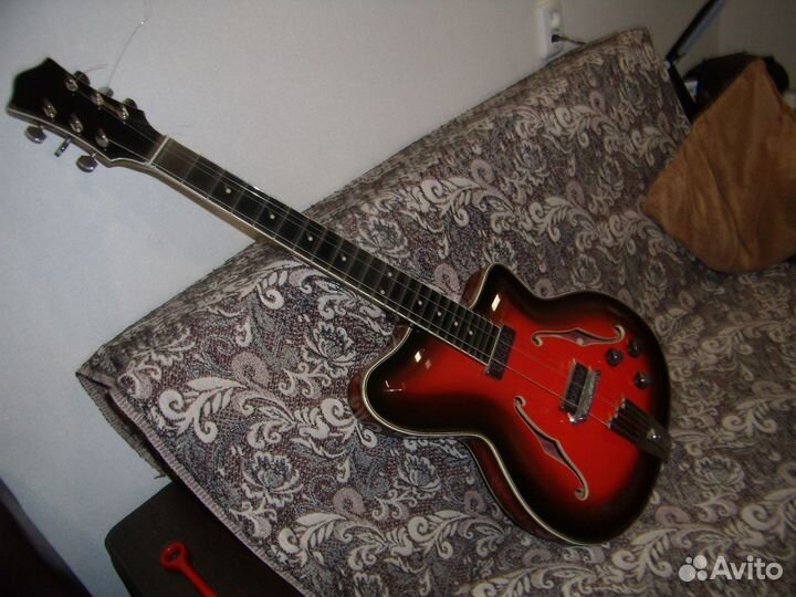 Коллекционная гитара