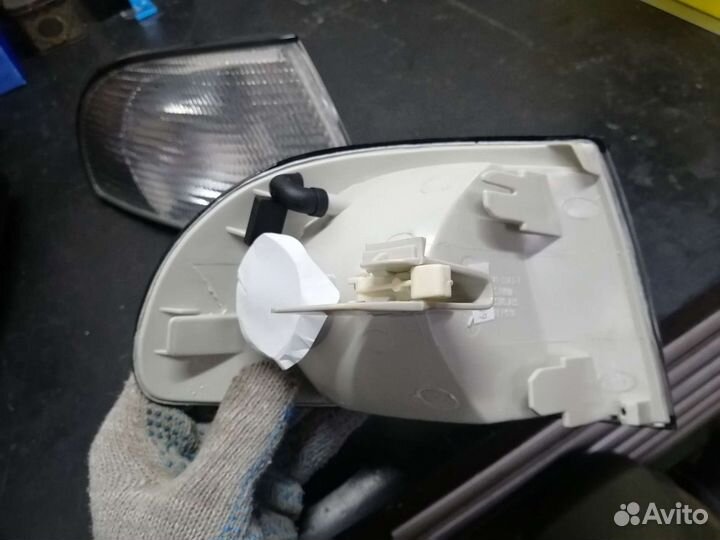 Поворотники передние Ауди А4 Б5 Type Bosch