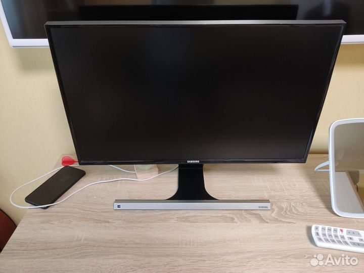 Монитор Samsung S24D590L