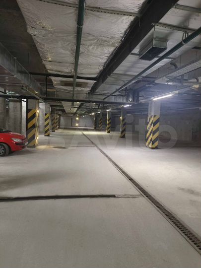 Машиноместо, 16 м²