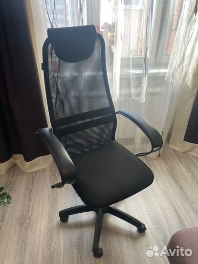 Компьютерное кресло фирмы Metta