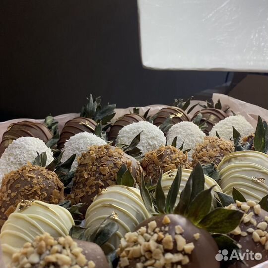 Наборы и букеты клубника в шоколаде