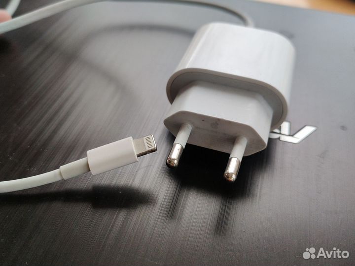 Зарядка apple 20w