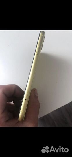 Телефон iPhone 11