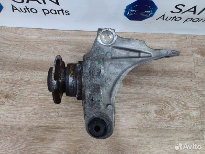 Кулак поворотный задний левый Bmw X5 E70 N52B30AF