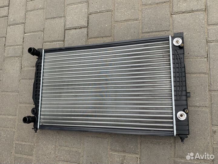 Радиатор охлаждения АКПП Фольксваген Пассат Б5