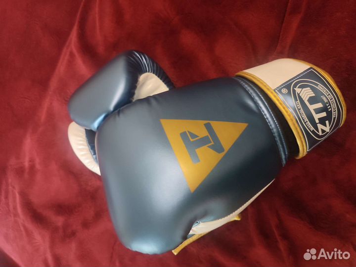 Боксерские перчатки