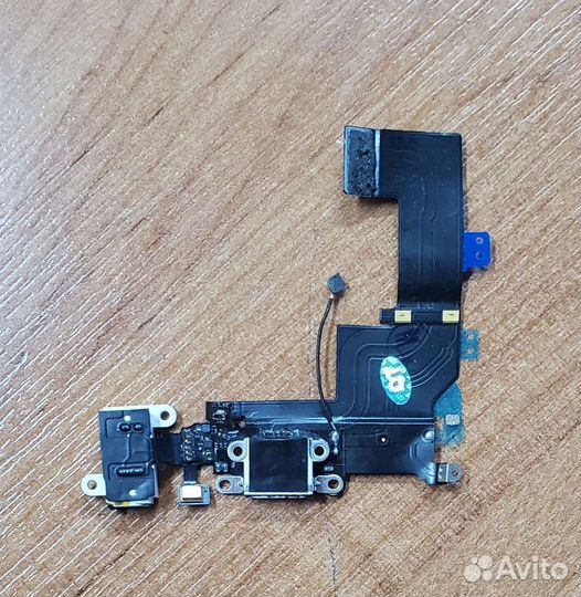 Шлейф зарядки iPhone 7,5s,5