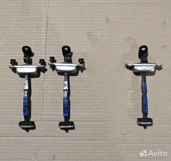 Ограничитель двери Hyundai Tucson (2004 - 2009)