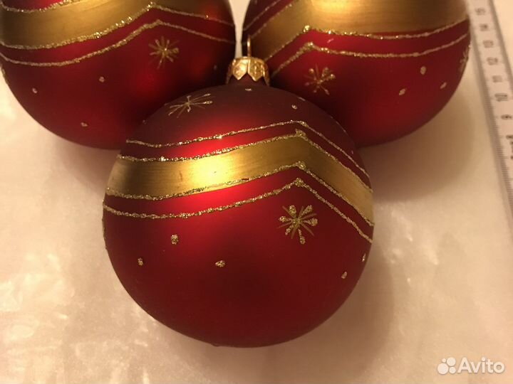 Стеклянные елочные игрушки