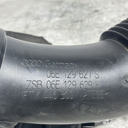 Патрубок Audi A4 B8 CAL 3.2