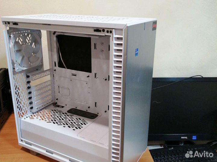 Игровой корпус для пк белый