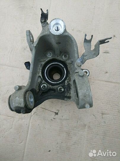 Кулак задний левый Audi A8 D4 Ауди А8 Д4