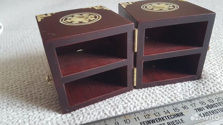 Шкатулка с инкрустацией перламутра