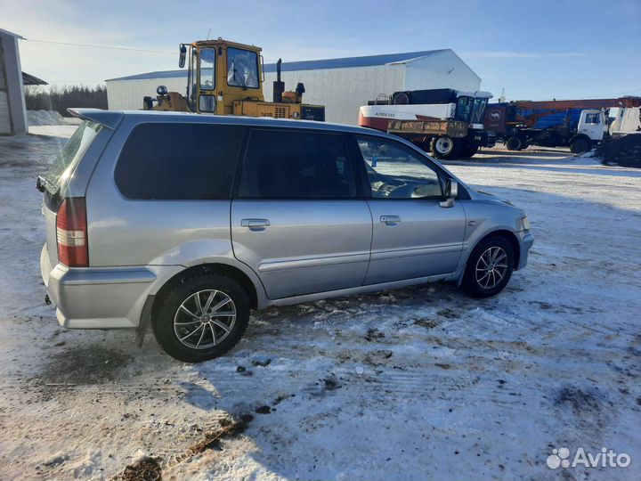 Mitsubishi Space Wagon 2.4 AT, 2001, 265 000 км