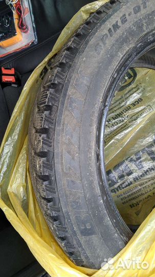 Bridgestone Blizzak Spike-01 225/55 R18