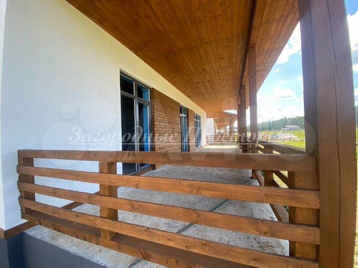 Коттедж 161 м² на участке 7 сот.