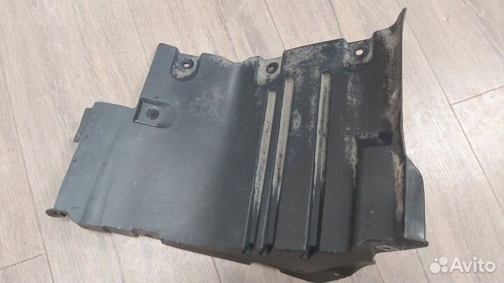 Пыльник крыла передний правый Bmw 650I E63 N62N