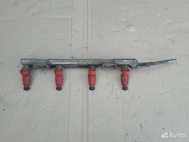 Форсунка топливная Nissan Primera P11 Almera n16