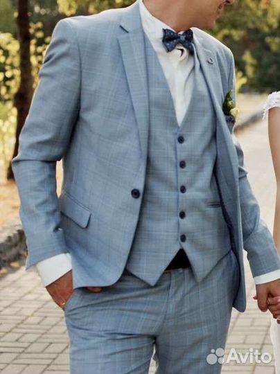 Мужской костюм (тройка)