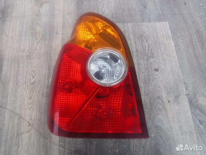 Фонарь левый №107 hyundai Terracan 2003