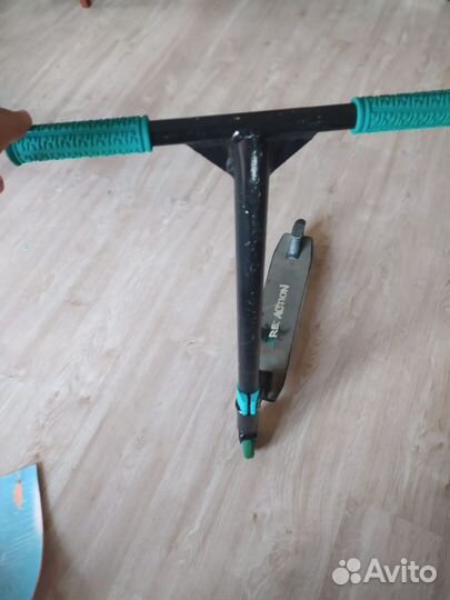 Трюковой самокат reaction