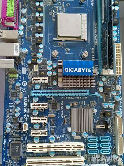 Материнская плата с процессором и памятью