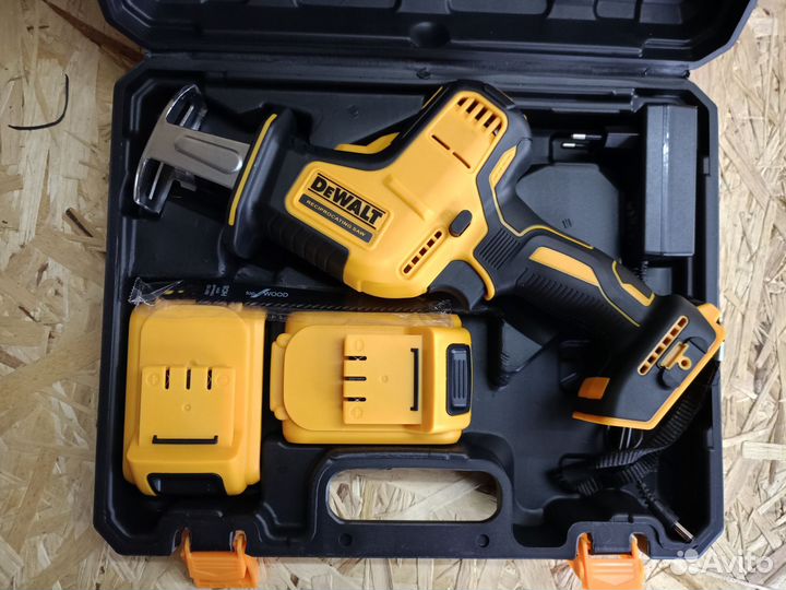 Сабельная пила dewalt