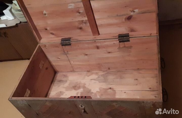 Сундук деревянный старинный