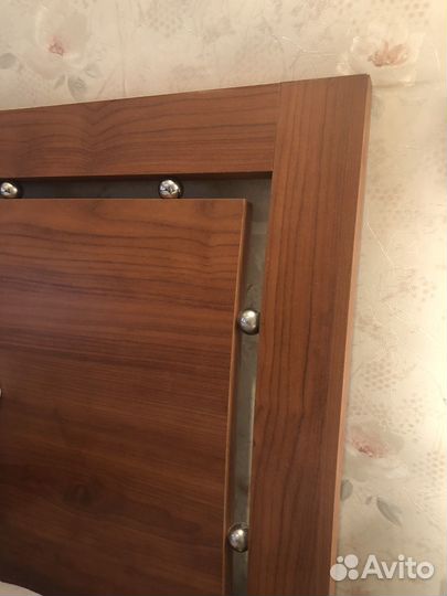 Кровать 200*220 + тумбочки и матрас