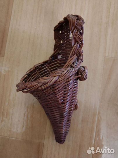 Ваза и кашпо для цветов плетеные