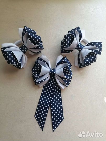 Комплект школьный: галстук-брошь и бантики