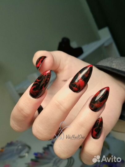 Маникюр и педикюр