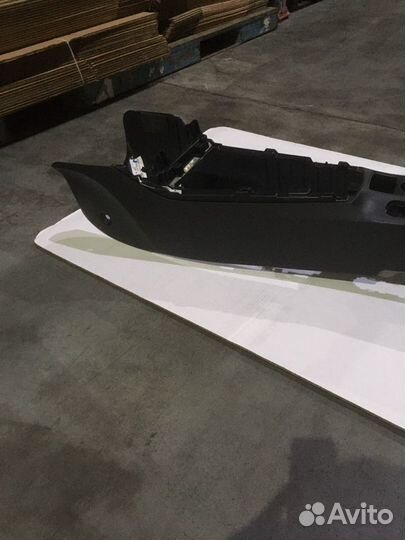 Центральная консоль без подлокотника от кия Рио 4