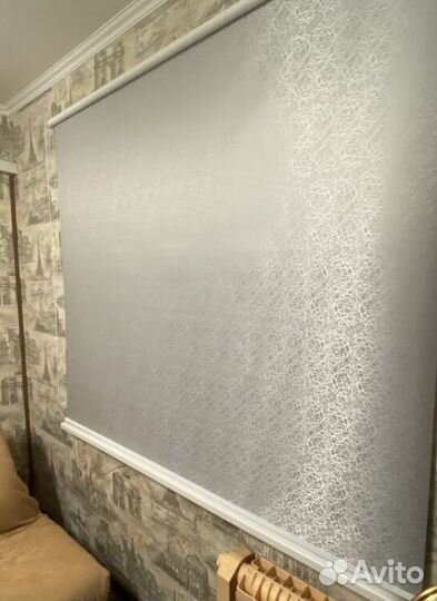 Рулонные шторы блэкаут в коробе D7730