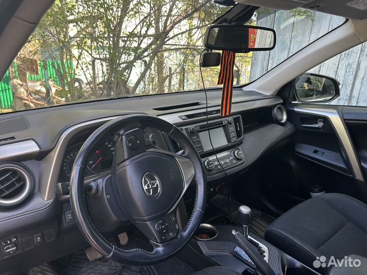 Toyota RAV4 2.0 CVT, 2015, 120 200 км