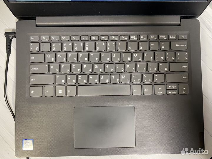 Шустрый ноутбук Lenovo i3-8130/SSD240/8gb