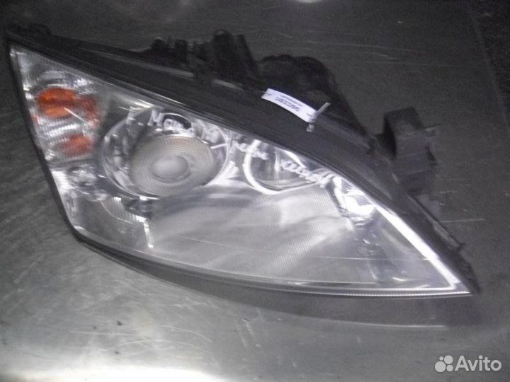 Фара Ford Mondeo 3 (2000-2007)