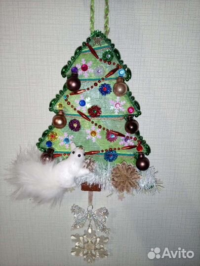 Новогодний венок в форме ёлочки