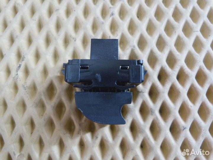 Кнопка стеклоподъемника Renault Megane III 2009-2016 (передняя правая 809600018R)