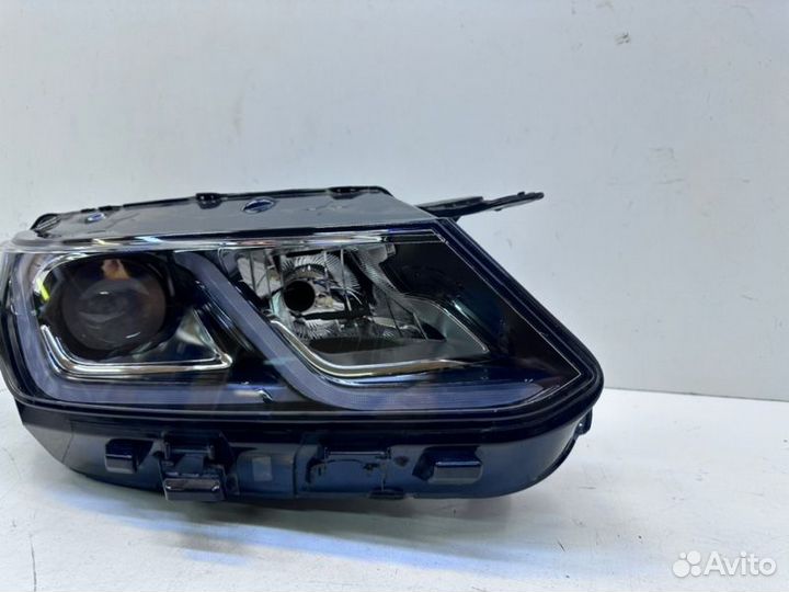 Фара правая Geely Coolray SX11 2020