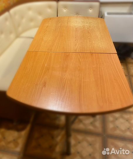 Кухонный стол