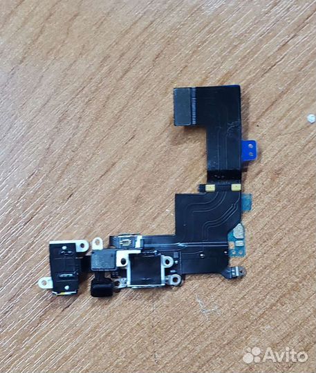 Шлейф зарядки iPhone 7,5s,5