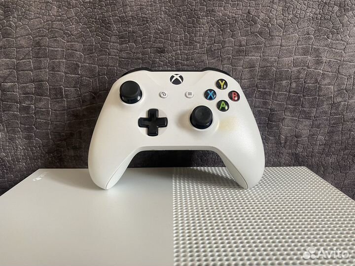 Xbox One s