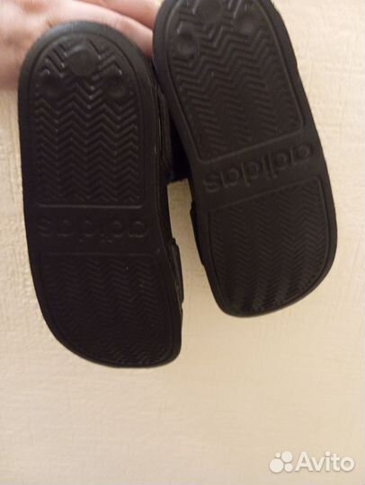 Сандалии adidas 32