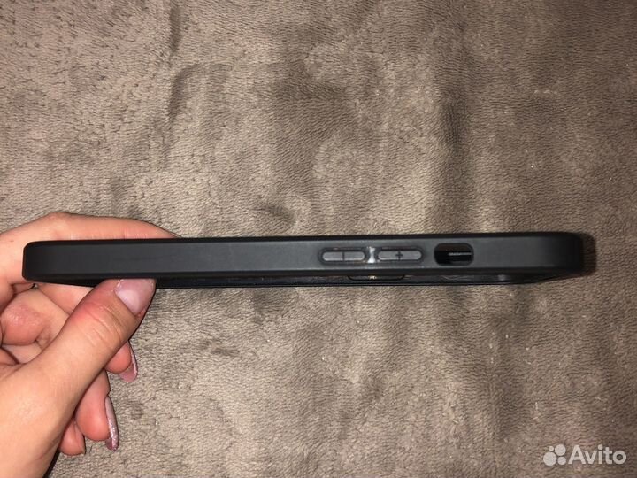 Чехол на iPhone 13 pro