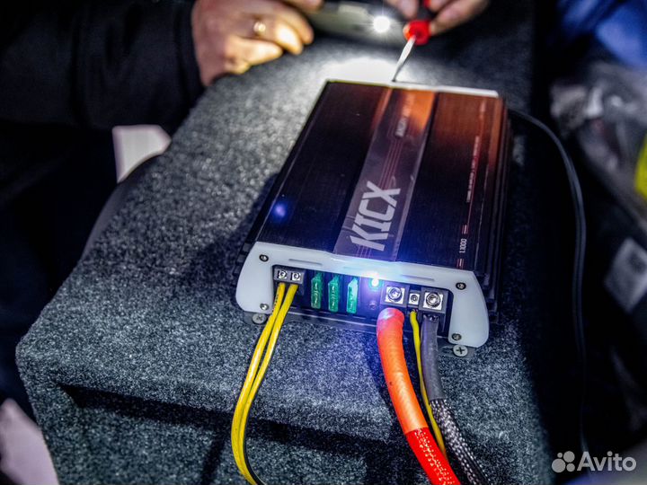 Автомобильный усилитель установка