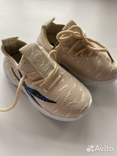 Новые кроссовки 22