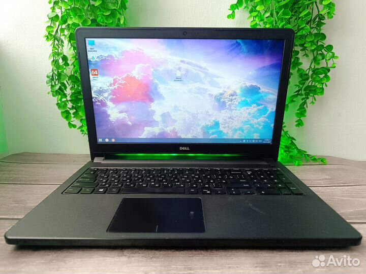 Ноутбук dell/i3-5005u/8GB/SSD256